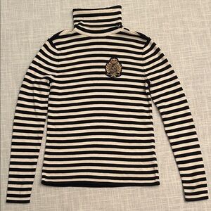 Classic Ralph Lauren Sweater with Embroidered Crest